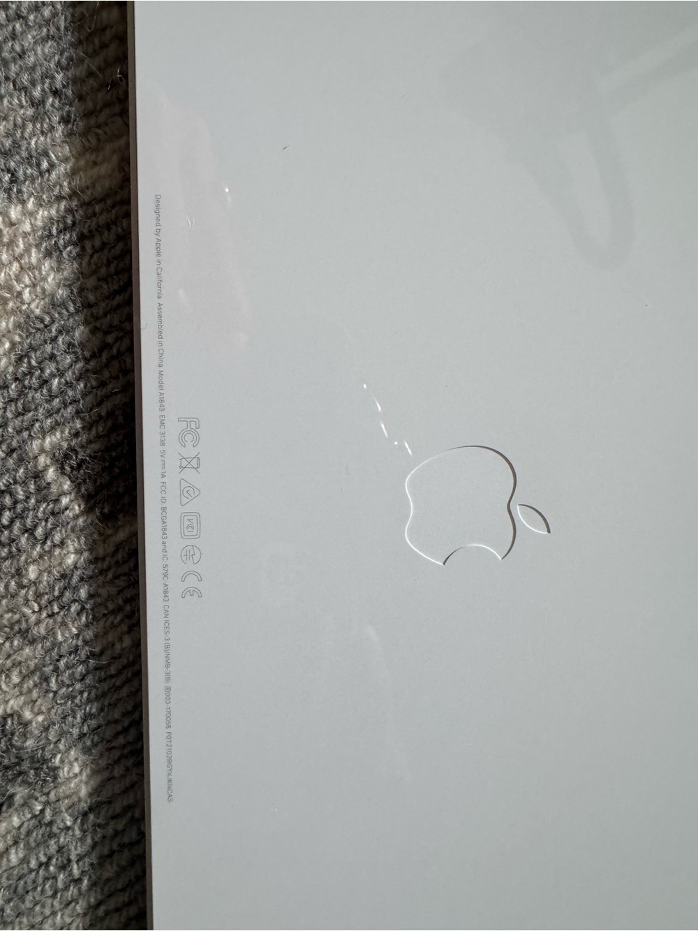 Apple Magic Wireless Keyboard in Silver and White - Picture 4 of 5